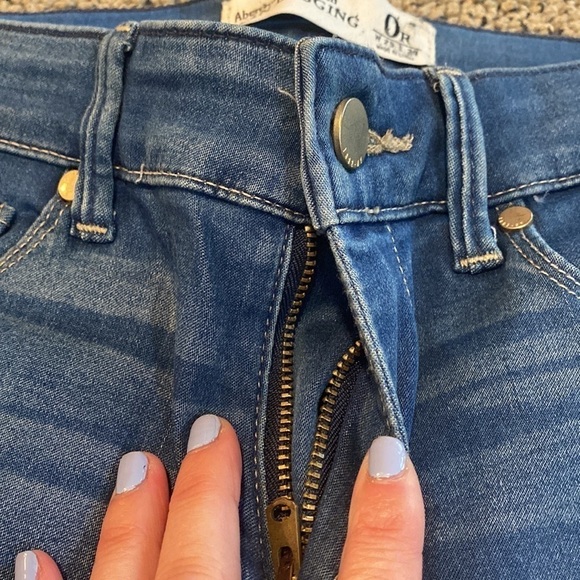 Abercrombie & Fitch Jean Legging Size 0R Denim in Like New Condition - Picture 6 of 9